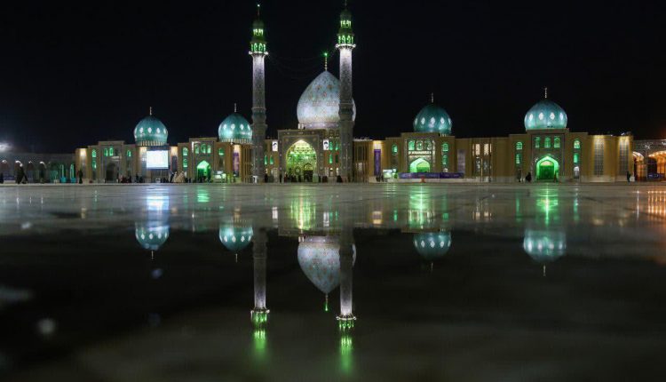 عکس مسجد مقدس جمکران در شب